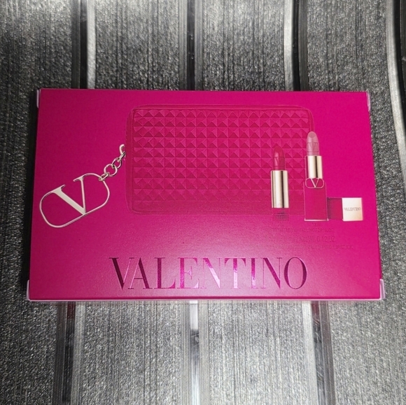 Valentino Vibrant Pink Lipstick Collection